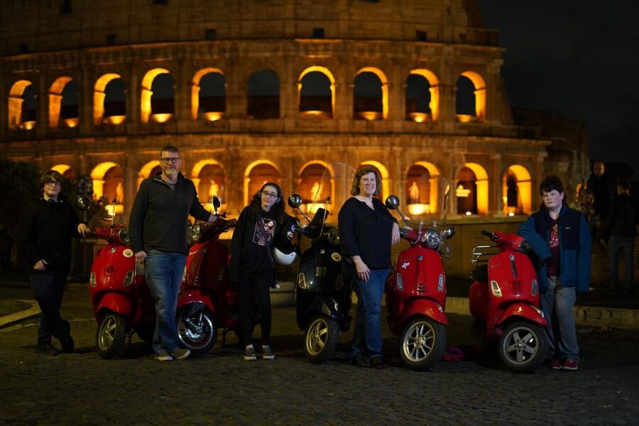 Rome: Vespa Scooter Night Tour with Pro Photographer service - Safety, comfort, and the guide team