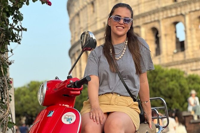 Rome Vespa Tour and Professional Photoshoot - Trastevere passes by from the Vespa