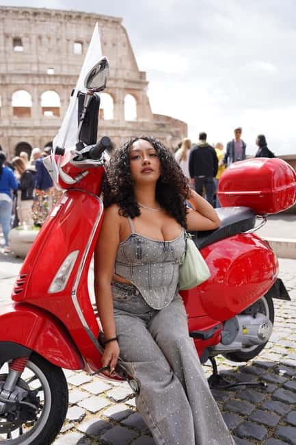 Rome: Vespa Tour with Hidden Gems and Driver - The guides shape the mood