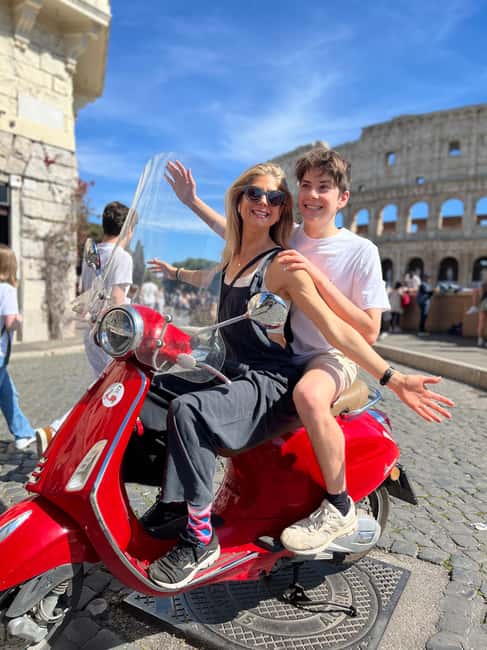 Rome: Vespa Tour with Local Guide - The Fontana dell’Acqua Paola ends with a view and a treat