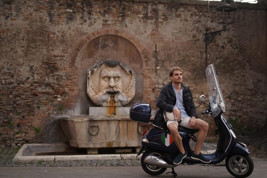 Rome: Vespa Tour with Photo services Small‑Group Highlights - Trastevere: a glimpse of Rome’s neighborhood character
