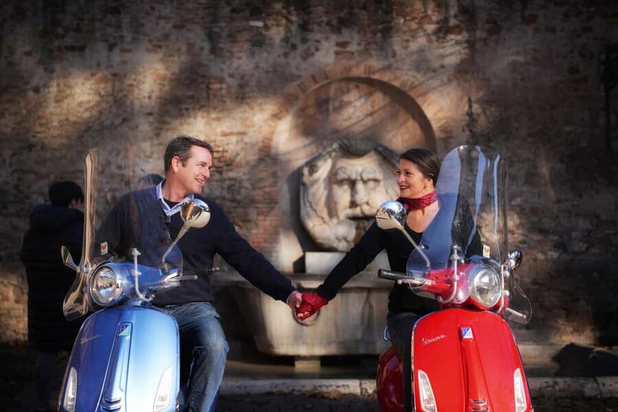 Rome: Vespa Tour with Professional Photographer - Key points at a glance