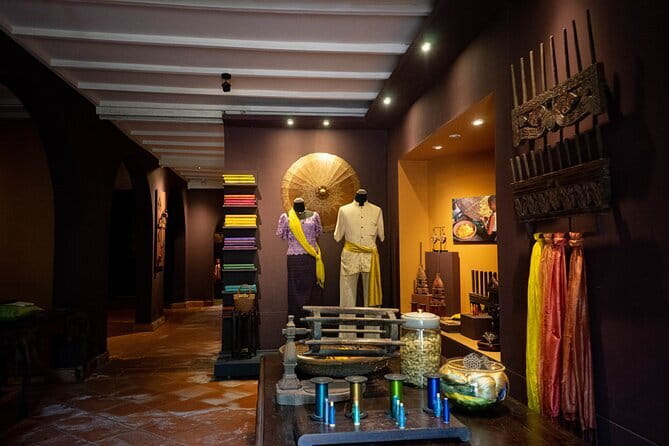 Siem Reap City Tour By Vespa - Theam’s Gallery and Cambodian art