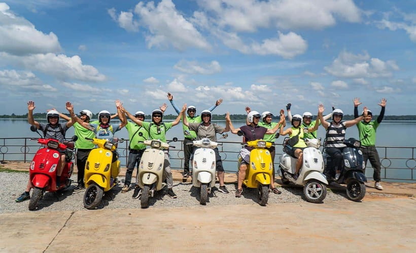 Siem Reap: Countryside Vespa Tour / Tuk Tuk Available - Guide quality and the small-group advantage
