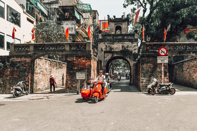 Small Group Vespa Sidecar Tour in Hanoi - Hang Bac and Bach Ma: a quick start in the Old Quarter