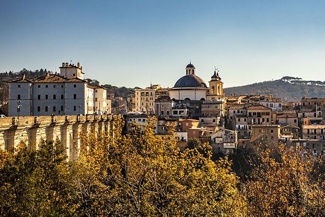 Surroundings of Rome on Vespa - The important Vespa question: passenger or driver?
