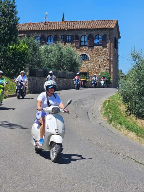 Tuscany: Vespa Tour with Traditional Lunch - Two hours among vineyards and olive groves