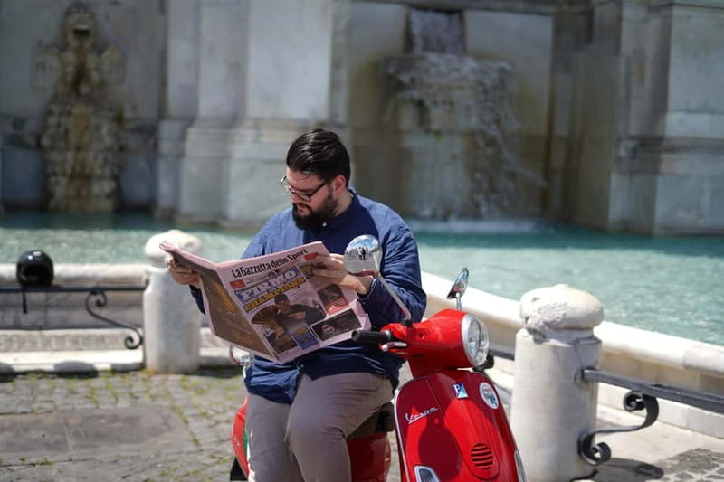 Vespa city tour in Rome with two different routes - The classic route through central Rome