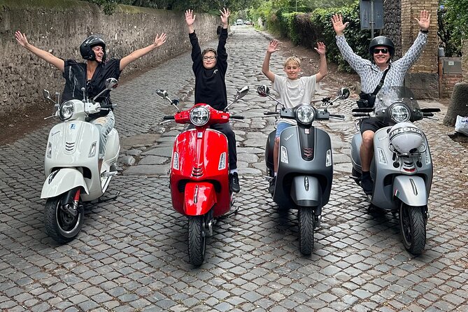 Vespa experience guided by us & Photo shoot - A Vespa ride built around Rome’s best viewpoints