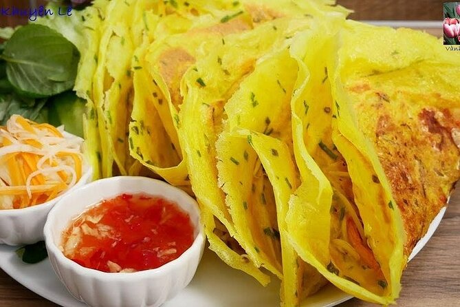 Vespa Female Ao Dai riders Night Street Food + See Train Street - Ngu Xa and the Hồ Truc Bạch food neighborhood