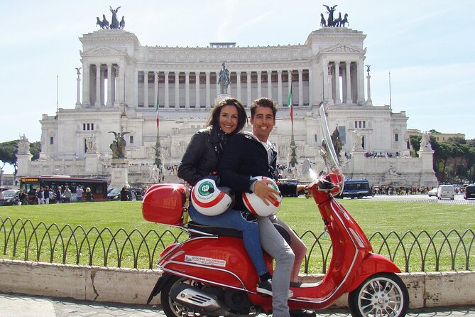 Vespa Primavera 125 cc Rental at Rome 24 ore - A practical Rome route from the Colosseum