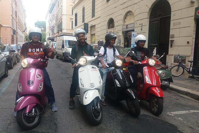 Vespa Rental in Rome 24 hours - Reaching the Colosseum and ancient Rome