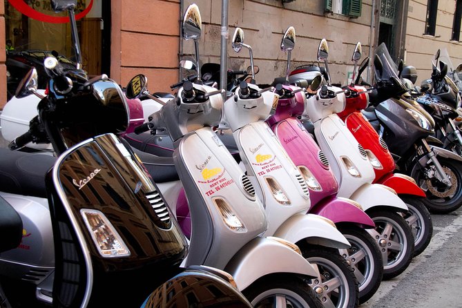 Vespa Rental in Rome 24 hours - Riding toward Vatican City