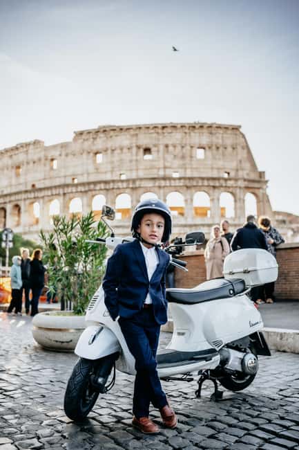 Vespa Scooter Tour "Rome as a Local" - The Tiber and the Fontana di Acqua Paola