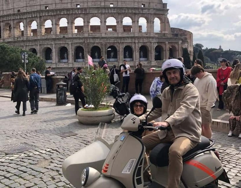 Vespa Sidecar Tour: Express Highlights of Rome - Piazza Venezia and the Colosseum
