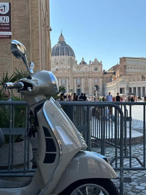 Vespa Sidecar Tour: Express Highlights of Rome - The final climb to Gianicolo Hill