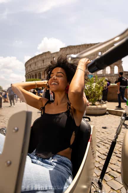 Vespa Sidecar Tour: Highlights of Rome - Trevi Fountain and the coin tradition