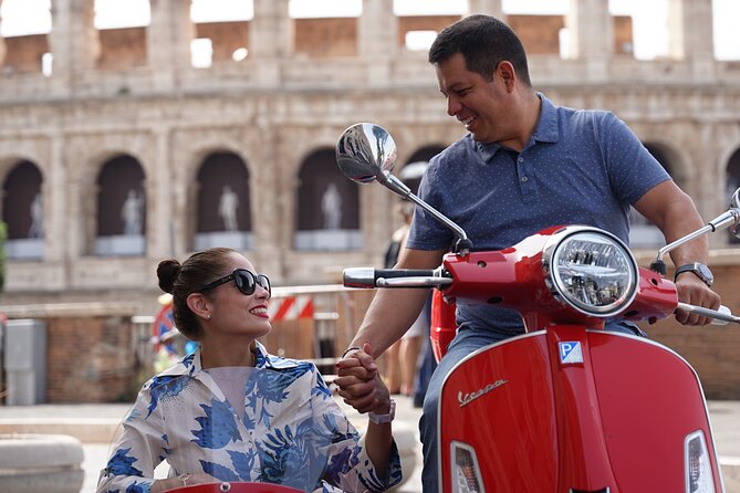 Vespa Sidecar Tour in Rome - Piazza del Popolo from a moving Vespa