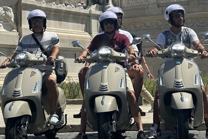 Vespa Tour Highlights of Rome - A fast ride through Rome’s center