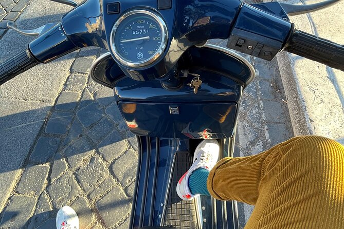 Vespa Tour in Rome with Nicolò - Why the private format affects the price