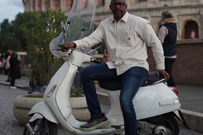 Vespa Tour in Rome with professional photographer - Gianicolo Hill for wide city views