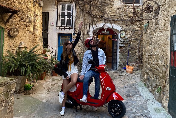 Vespa Tour in Sanremo for half a day - The curved lanes of old Pigna