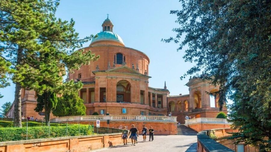 Vespa Tour in the Hills of Bologna - Key points to know before you book