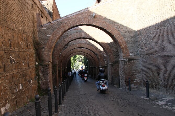 Vespa Tour with driver Rome By Night 3 hours - The Colosseum is a powerful short stop