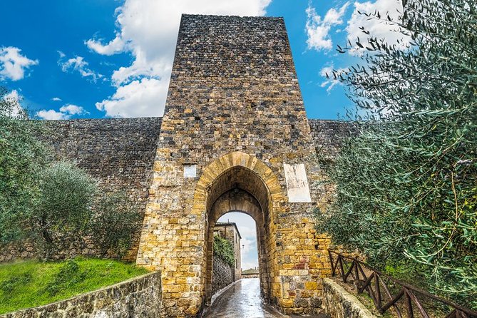 Vespa Tour with Lunch&Chianti Winery from Siena - Casale dello Sparviero and the winery visit
