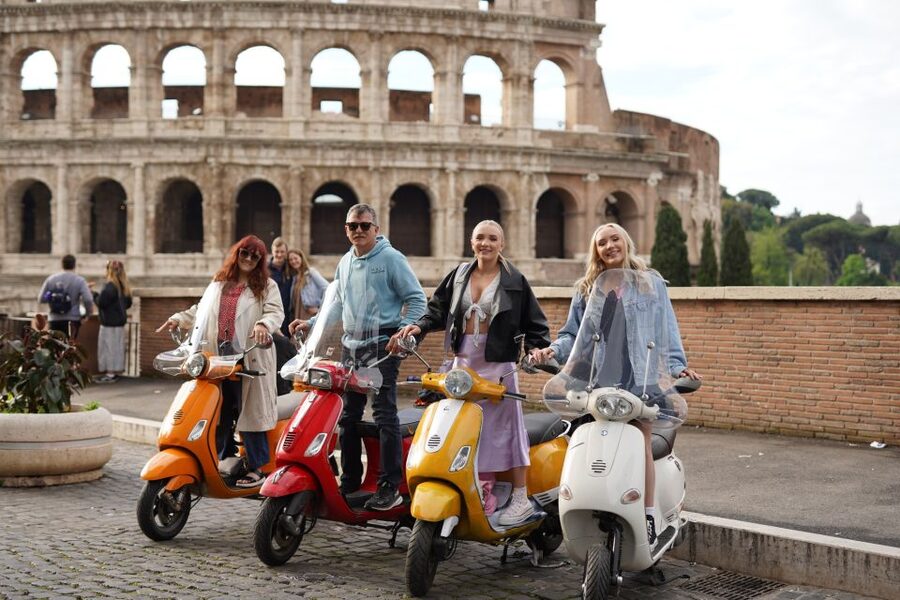Vespa Tour with Professional Photographer - Starting points, pickup, and the first few minutes