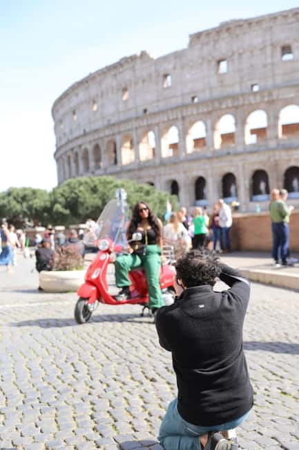 Vespa Tour with Professional Photography in Rome - Trastevere at street level