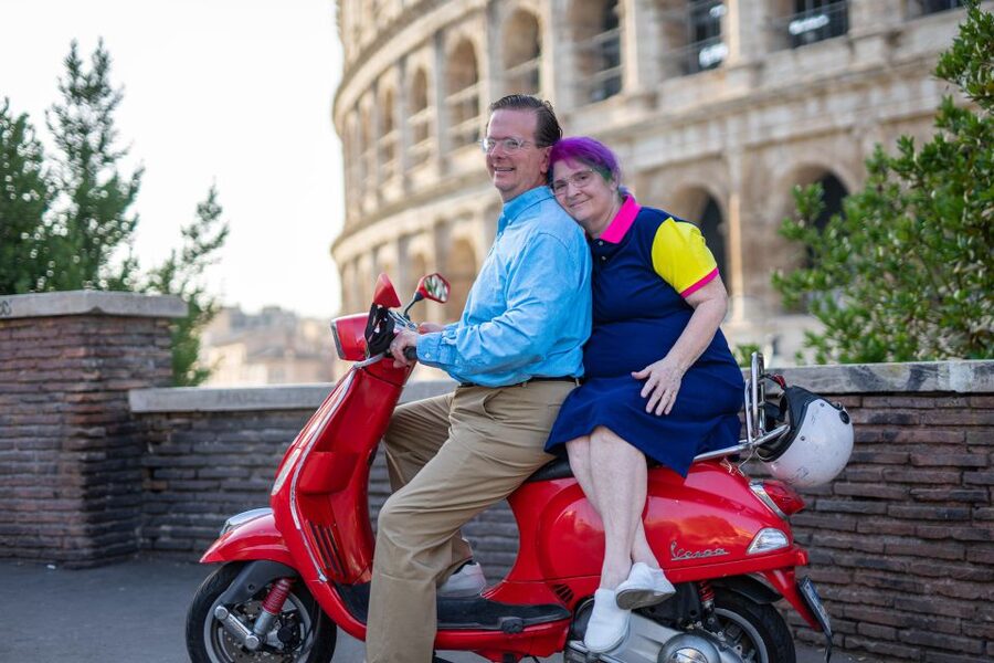 Vespa tour with Professional Photoshoot - The Pantheon and Castel Sant’Angelo from the road