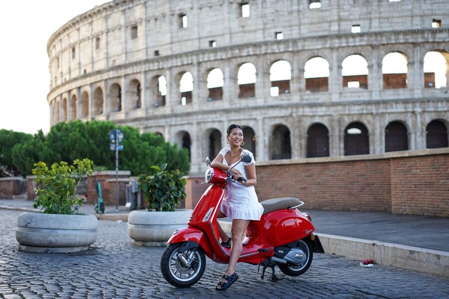 Vespa tour with Professional Photoshoot - The Fontana dell’Acqua Paola viewpoint