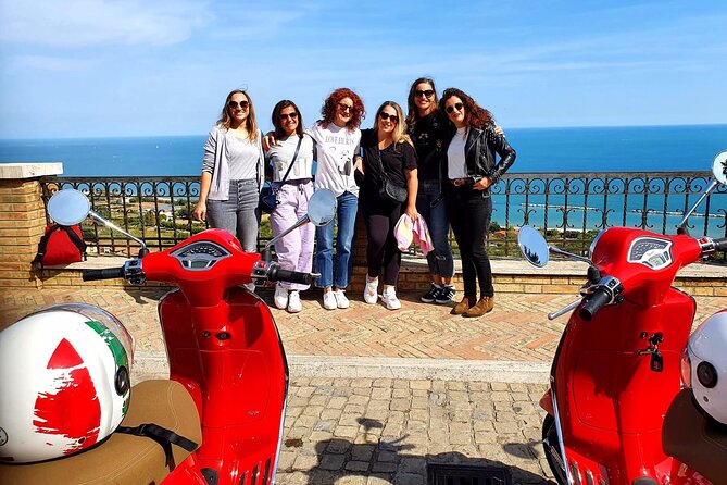 Vespa tour with written guide of Marche in Valdaso - Who will enjoy this most