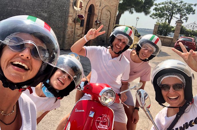 Vespa tour with written guide of Marche Riviera del Conero - What the roadbook format really means