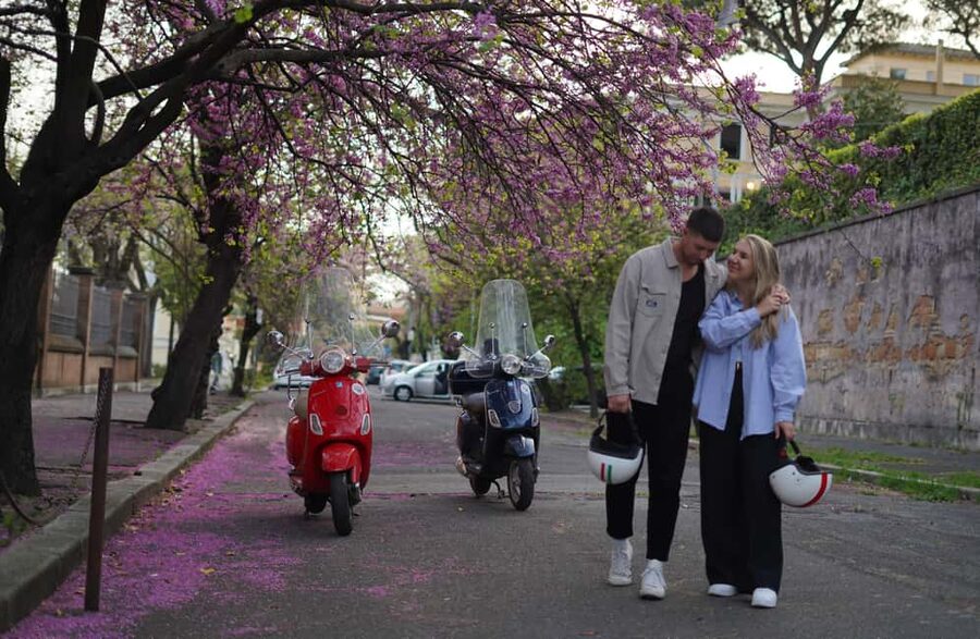 Vespa - Wine and Photography service in Rome - Fontana dell’Acqua Paola on the way uphill
